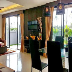 Отель Charming Pool Villa в номере