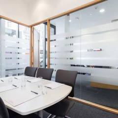Отель PREMIER SUITES Manchester с домашними животными