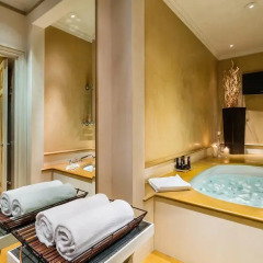 Отель Relais Santa Croce 5* Президентский люкс с различными типами кроватей фото 14