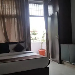 OYO 6697 Hotel Green Lemon сейф в номере