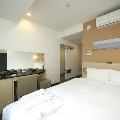 Отель Sotetsu Fresa Inn Tokyo-Kyobashi 3* Стандартный номер с различными типами кроватей