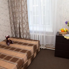 Marusya House Hostel Стандартный номер с двуспальной кроватью (общая ванная комната)