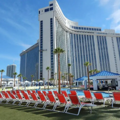 Отель Westgate Las Vegas Resort & Casino США, Лас-Вегас - 11 отзывов об отеле, цены и фото номеров - забронировать отель Westgate Las Vegas Resort & Casino онлайн бассейн фото 2