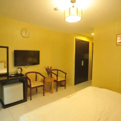 Holiday Hotel Улучшенный номер с различными типами кроватей фото 4