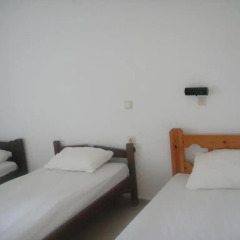 Creta Hostel Кровать в общем номере с двухъярусной кроватью