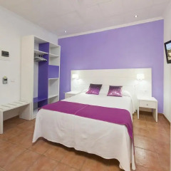 Отель Hostal Adelino Улучшенный номер с различными типами кроватей