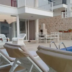 Отель White Suites XI бассейн