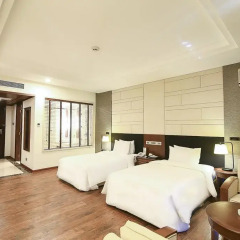 Saigon Halong Hotel 4* Номер Делюкс с 2 отдельными кроватями