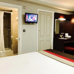 Royal Cambridge Hotel 3* Стандартный семейный номер с двуспальной кроватью