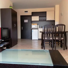 Апартаменты Menada Sunset Beach Apartment Солнечный берег в номере фото 2
