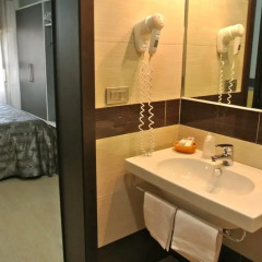 Hotel Dei Mille 2* Улучшенный номер с двуспальной кроватью фото 2