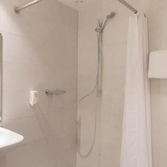 Отель easyHotel Brussels City Centre 3* Улучшенный номер с различными типами кроватей