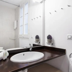 Отель Habitat Apartments Plaza España Испания, Барселона - отзывы, цены и фото номеров - забронировать отель Habitat Apartments Plaza España онлайн ванная
