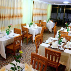 Sandalwood Hotel питание