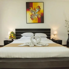 Отель Satriya Cottages 3* Улучшенный номер с различными типами кроватей фото 5