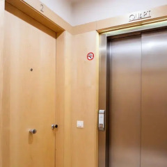 Апартаменты Catedral Bas Apartments Barcelona сейф в номере