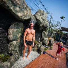 Cococha Hostel and Pool Club
