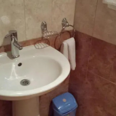 Отель Snow Legend Bansko Apartment Болгария, Банско - отзывы, цены и фото номеров - забронировать отель Snow Legend Bansko Apartment онлайн ванная фото 2