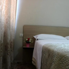 Hostel Fredi Стандартный номер с двуспальной кроватью фото 6