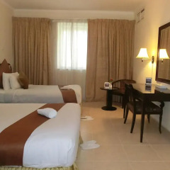 Al Muraqabat Plaza Hotel Apartments комната для гостей фото 2