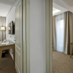 Отель Royal Prague Люкс