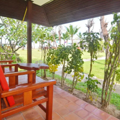 Отель Golden Bay Cottage 3* Бунгало Делюкс с различными типами кроватей фото 25