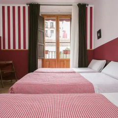 Отель Hostal Abaaly Стандартный номер с различными типами кроватей фото 9