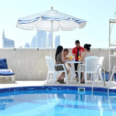 Legacy Hotel Apartments бассейн фото 3