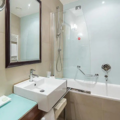 Отель NH Milano Touring 4* Стандартный номер с различными типами кроватей фото 9