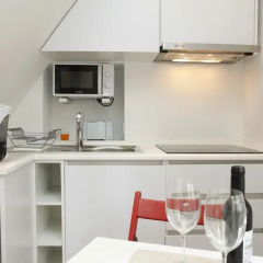 Отель Alfama Yellow House 2* Улучшенные апартаменты с различными типами кроватей фото 5