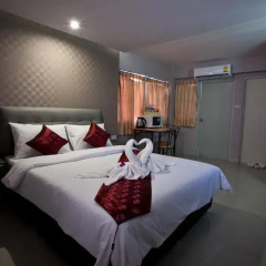 Отель NRC Residence Suvarnabhumi 3* Улучшенный номер с различными типами кроватей фото 2