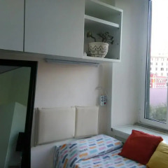 Отель Sunny flat in elegant building close to Colosseum Рим комната для гостей фото 2
