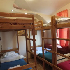Отель Жилое помещение Breaking Bed Кровать в общем номере
