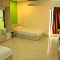 Отель The Fifth Residence 3* Улучшенный номер с 2 отдельными кроватями фото 9