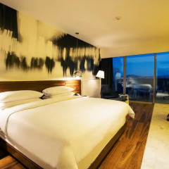 Отель Krystal Urban Guadalajara 4* Люкс