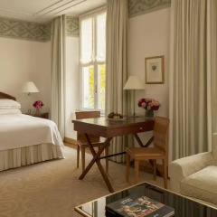 Four Seasons Hotel Milano 5* Номер Делюкс с различными типами кроватей