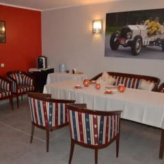 Апартаменты Classic Car Museum Apartment питание