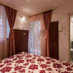 Отель Adriana Downtown Guesthouse 3* Стандартный номер с двуспальной кроватью фото 5