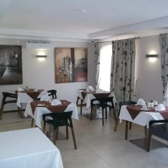 Отель Regent Lodge Габороне питание