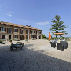 Отель Cascina San Michele Костиглиоле-д'Асти парковка