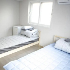 Отель Twin Rabbit Guesthouse 2* Улучшенный номер с различными типами кроватей фото 3