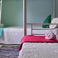 Ria Hostel Alvor Кровать в женском общем номере с двухъярусной кроватью фото 2
