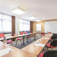 Отель Canal Suites (Ex. Suite-Home) Франция, Пантин - отзывы, цены и фото номеров - забронировать отель Canal Suites (Ex. Suite-Home) онлайн помещение для мероприятий фото 2