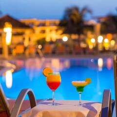 Отель Terrou-Bi Beach & Casino Resort бассейн