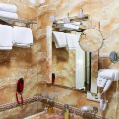 Отель Gold Boutique Rustaveli Грузия, Тбилиси - 1 отзыв об отеле, цены и фото номеров - забронировать отель Gold Boutique Rustaveli онлайн ванная фото 2