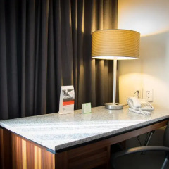 Отель Holiday Inn Trade Center 4* Стандартный номер фото 5