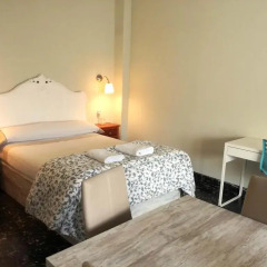 Отель XY Travellers Guest House Испания, Валенсия - 1 отзыв об отеле, цены и фото номеров - забронировать отель XY Travellers Guest House онлайн комната для гостей фото 5