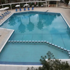 LA Hotel & Resort бассейн