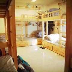 Ganzhou Qixi International Youth Hostel комната для гостей фото 3