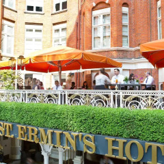 Отель St. Ermins Hotel, Autograph Collection Великобритания, Лондон - отзывы, цены и фото номеров - забронировать отель St. Ermins Hotel, Autograph Collection онлайн гостиничный бар
